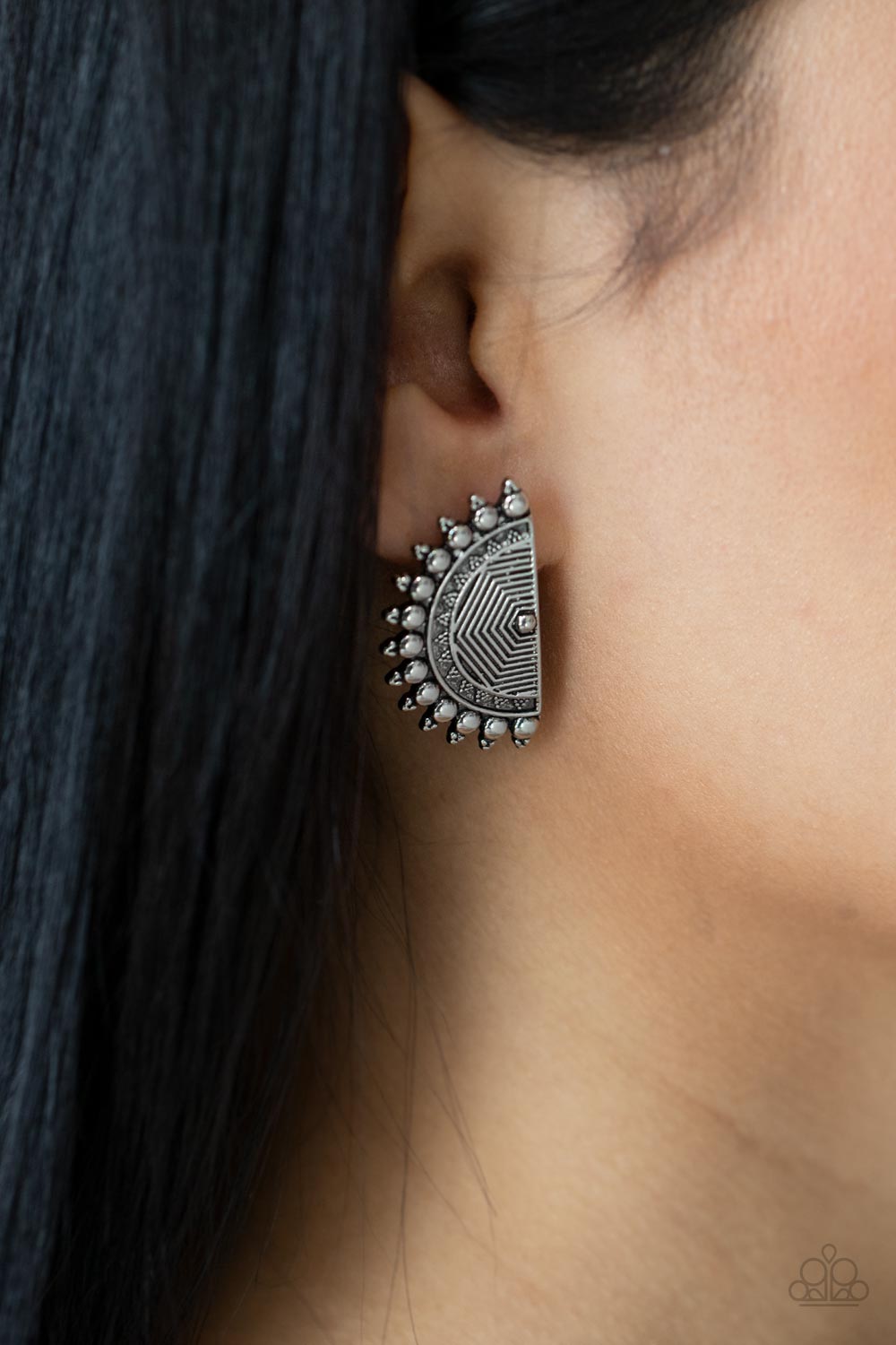Fiercely Fanned Out - Silver | Luxe Gewelz By Nikesha