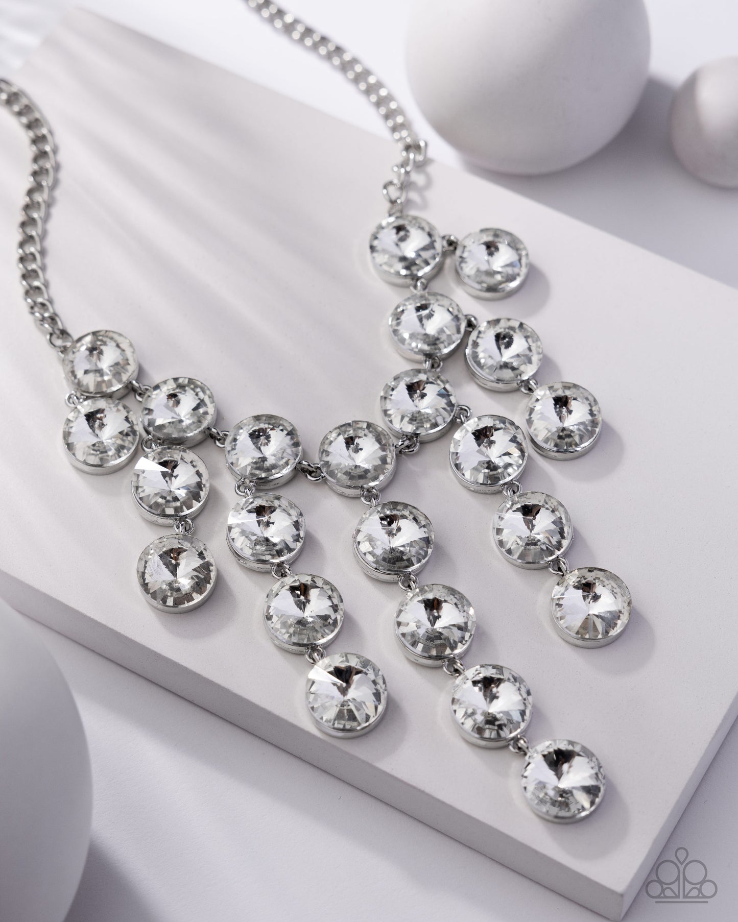 Spotlight Stunner  | Luxe Gewelz By Nikesha