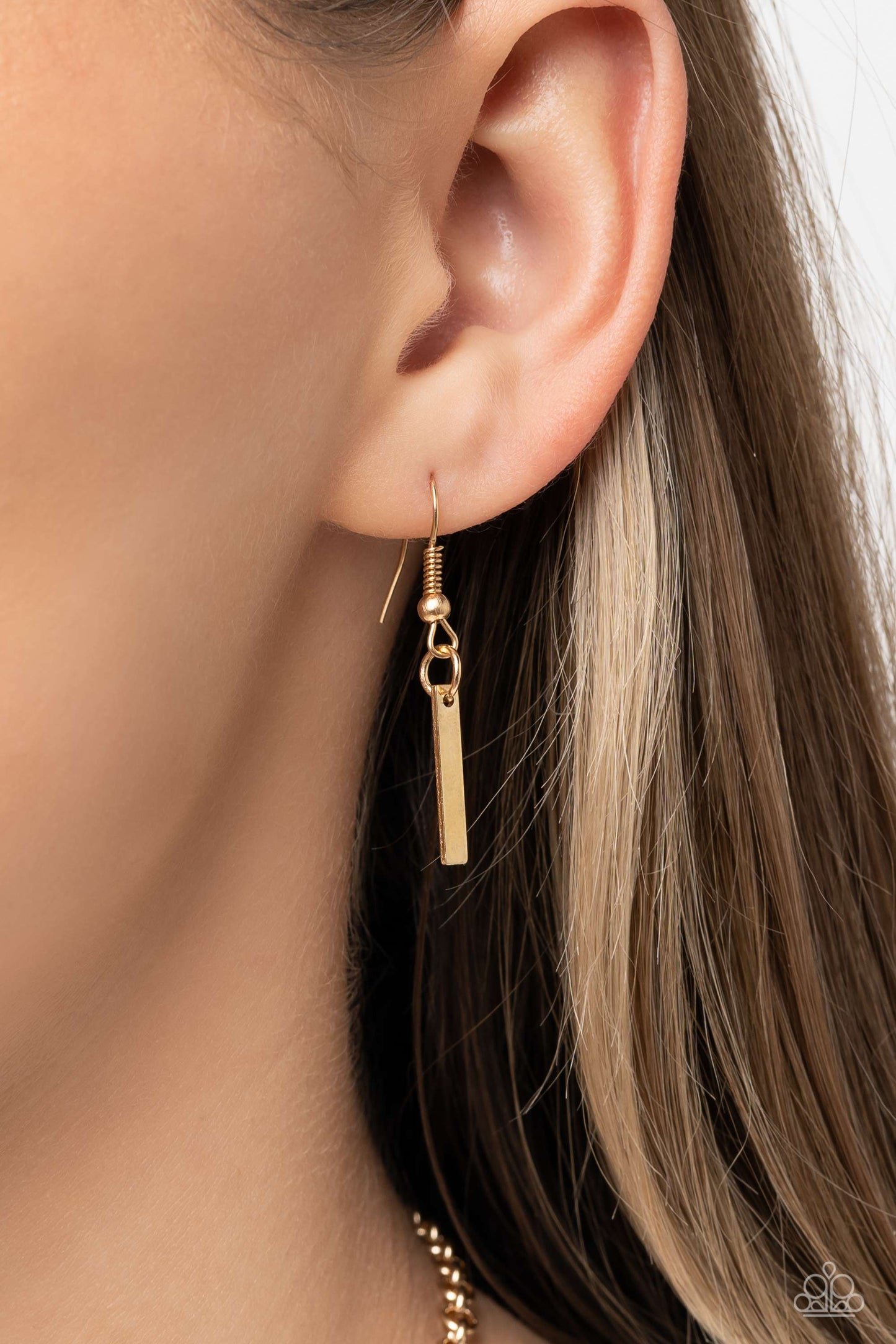 Cue the Chandelier - Gold | Luxe Gewelz By Nikesha